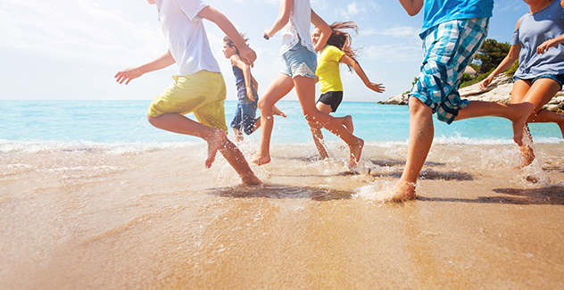 Brincadeiras divertidas para o verão que ajudam na educação